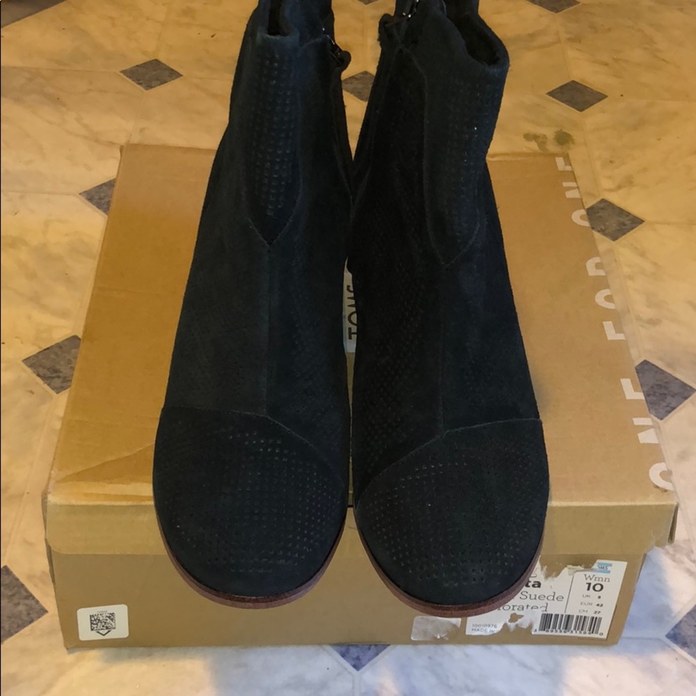 Toms Lunata black suede perforated